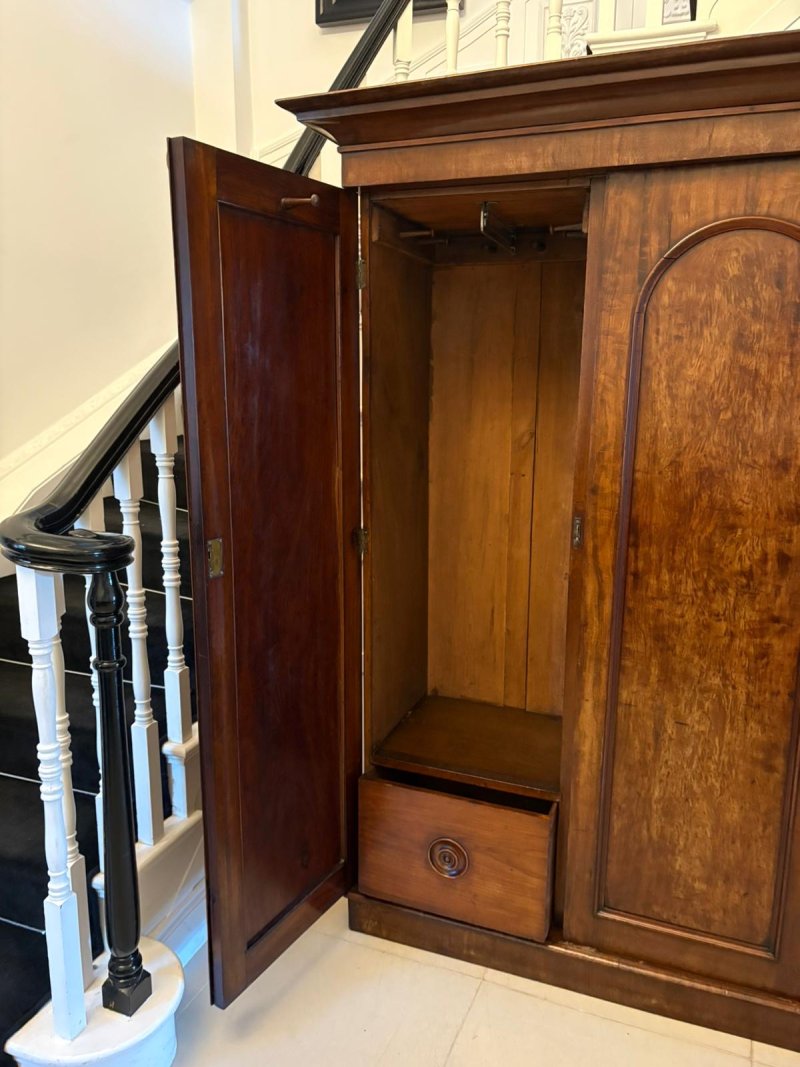 Antique Victorian Quality Figured Mahogany Three Door Wardrobe - Image 11